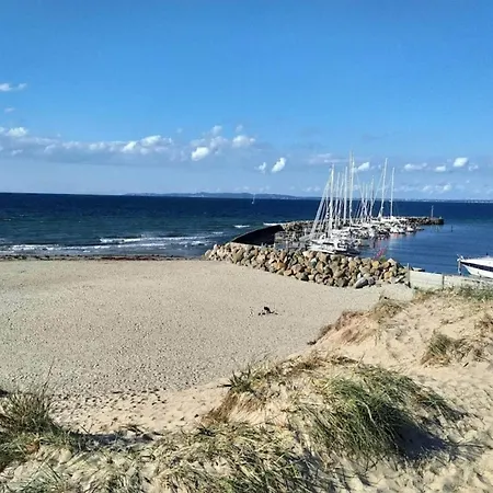 6 Person In Semesterbostad Dronningmølle